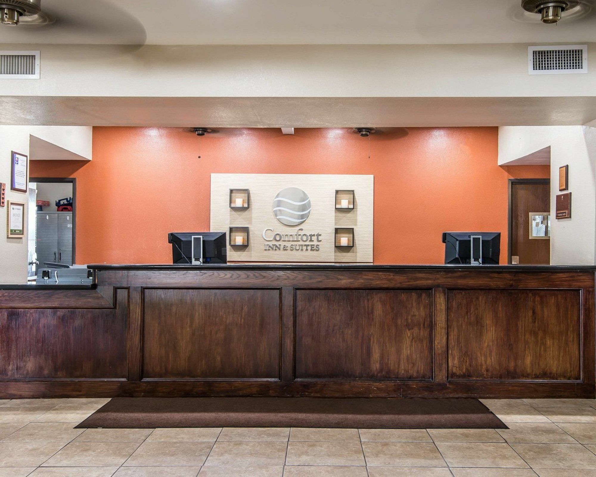 Comfort Inn & Suites Kansas City Downtown Εξωτερικό φωτογραφία